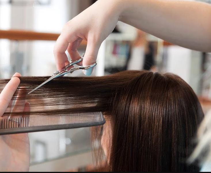 Hair cutting women